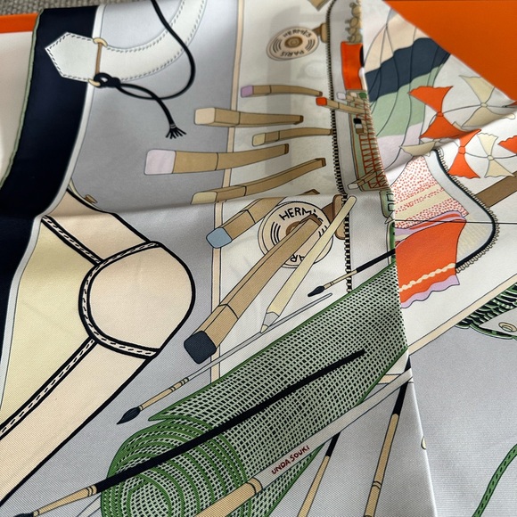 NEW HERMES Bagage a Main 100% SILK Scarf 90 w/ Receipt - Picture 14 of 16